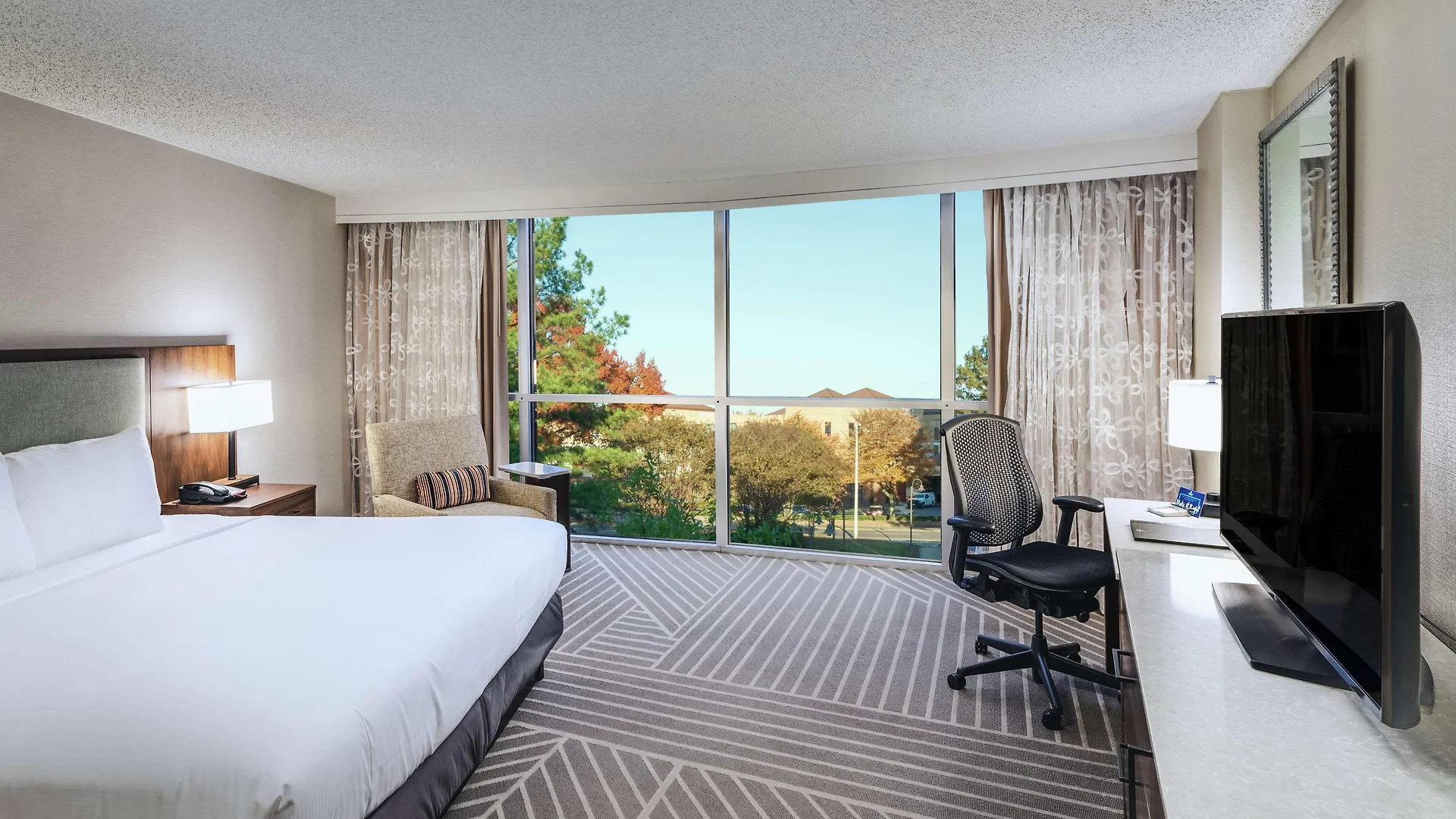 Hilton Memphis Hotel 4*,